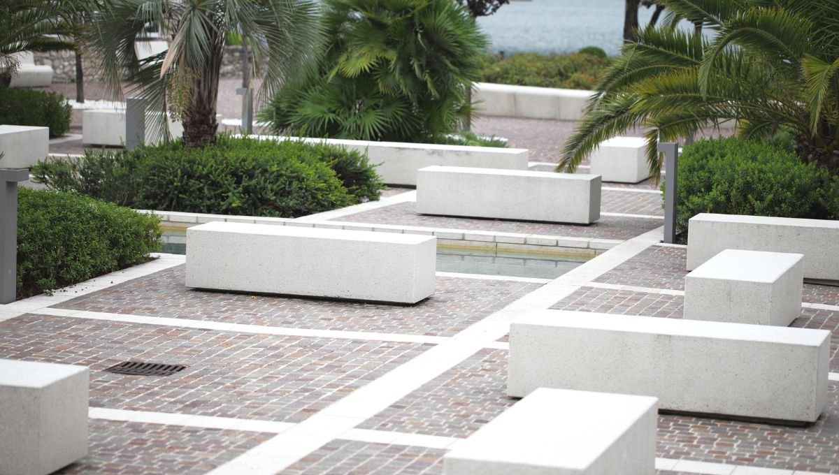 Outdoor Sitting Area